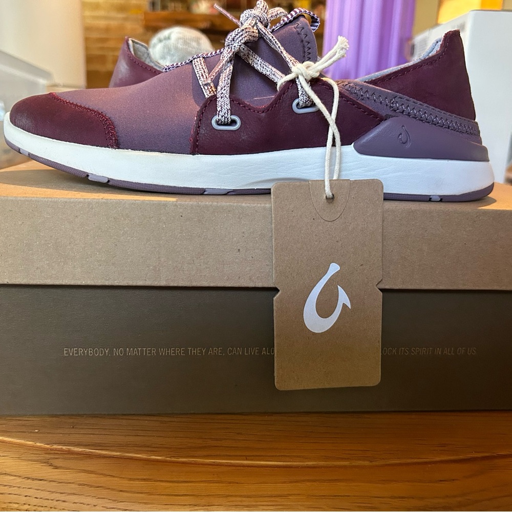 Olukai Miki Li size 6